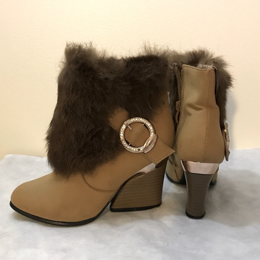 Tan ankle booties with brown fur decors